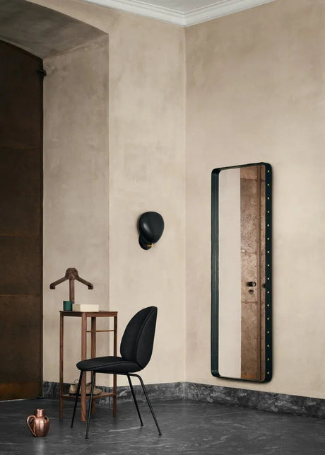 Beetle Chair, vollgepolstert von GUBI - 2 - Jacobsen Plus