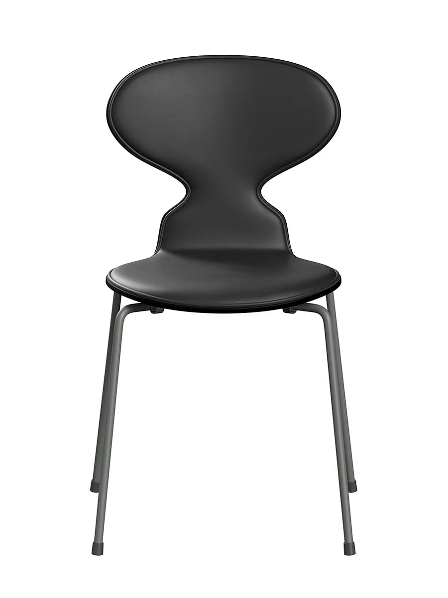 3101 Myren Stol, forsidepolstret af Arne Jacobsen