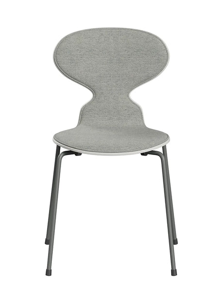 3101 Ant Chair, frontgepolstert von Arne Jacobsen - Schwarz eingefärbte Esche – Schwarz Essential Leder / Schwarz - Jacobsen Plus