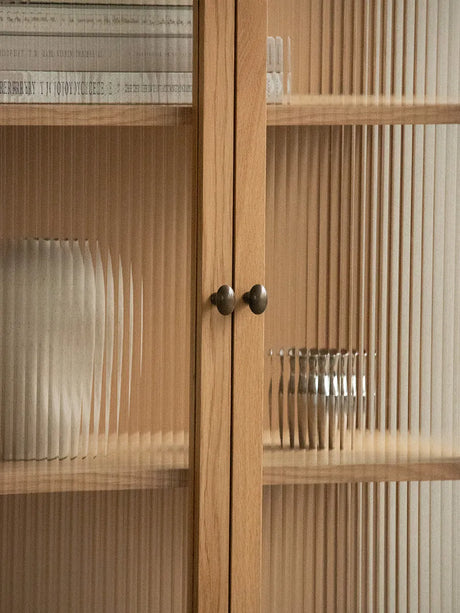 Curiosity Cabinet, low fra Audo Copenhagen - 2 - Jacobsen Plus