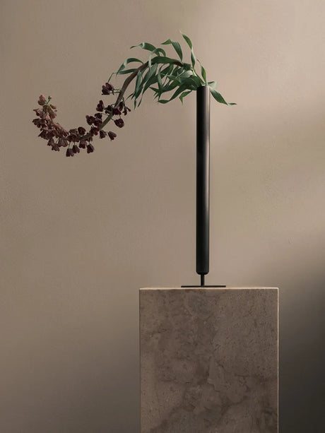 Stance Vase H50 von Audo Copenhagen - 2 - Jacobsen Plus