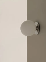 TR Bulb Ceiling/Wall, polished steel von Audo Copenhagen - 4 - Jacobsen Plus