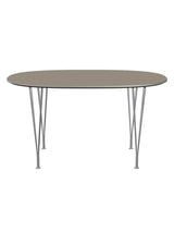 Piet Hein B611 Superellipse Esstisch, 135 x 90 cm von Fritz Hansen - Brown Ottawa m. Alukant (Sonderfarbe) - Jacobsen Plus