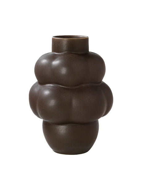 Balloon Vase 04 Grande, Keramik von Louise Roe - Mud Brown - Jacobsen Plus