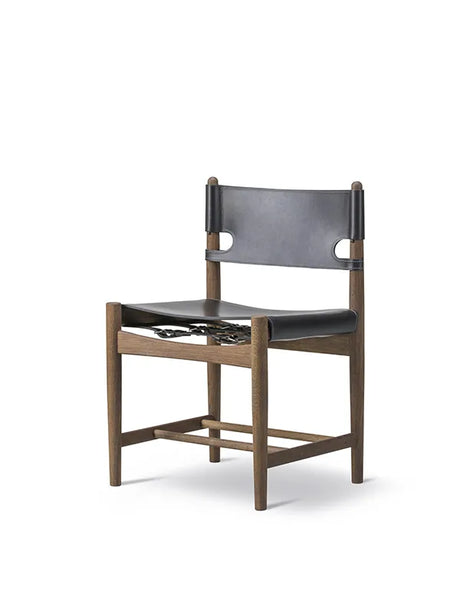 Die Spanish Dining Chair von Børge Mogensen - Schwarzes Leder / Geräucherte Eiche geölt - Jacobsen Plus