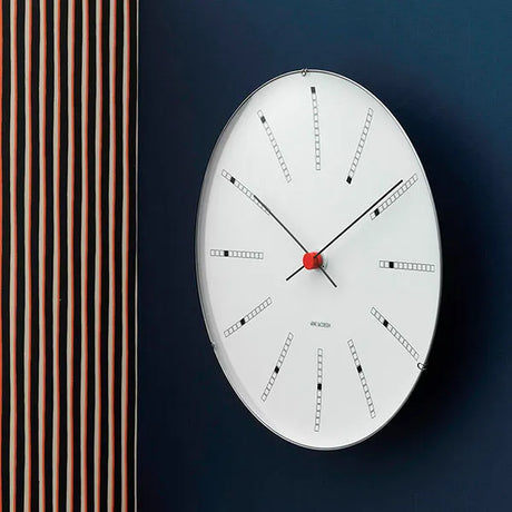 Bankers club Wanduhr von Arne Jacobsen (Ø: 21) - 4 - Jacobsen Plus