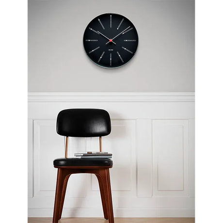 Bankers club Wanduhr von Arne Jacobsen in Schwarz (Ø: 21) - 3 - Jacobsen Plus