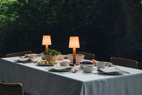 Básica Mínima Batería Lampe von Santa and Cole - Genähtes beiges Pergament - Jacobsen Plus