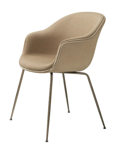 Bat Esszimmerstuhl, voll gepolstert von GUBI - Preisklasse 1 / Conic Base / Black Base - Jacobsen Plus