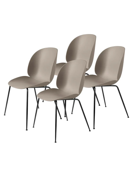 Beetle Chair, conic base 4 stk. fra GUBI - New Beige / Black Matt base - Jacobsen Plus