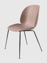 Beetle Chair, gepolstert von GUBI - Süße pinke Shell / Conic Base / Base aus schwarzem Chrom - Jacobsen Plus