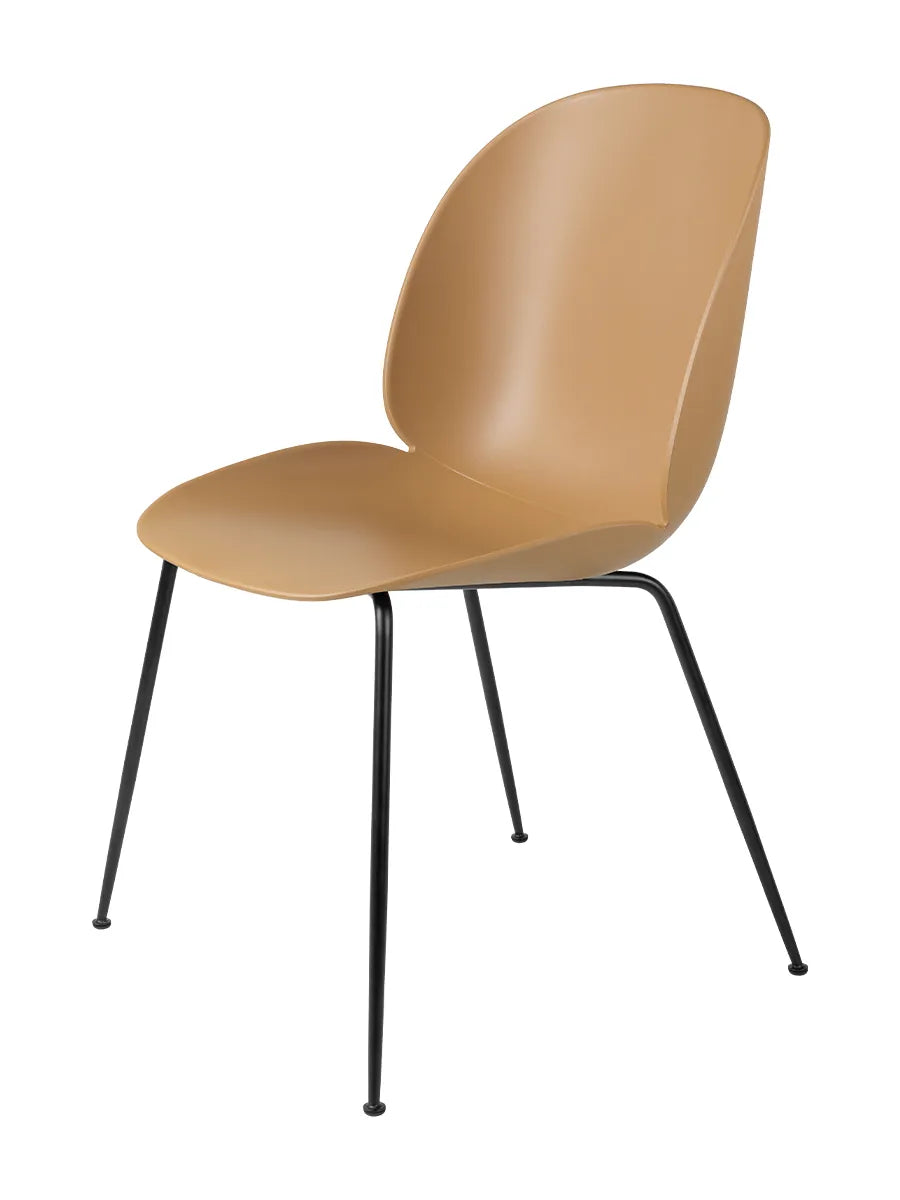 Beetle Chair, gepolstert von GUBI - Amber Brown shell / Conic Base / Black Base - Jacobsen Plus