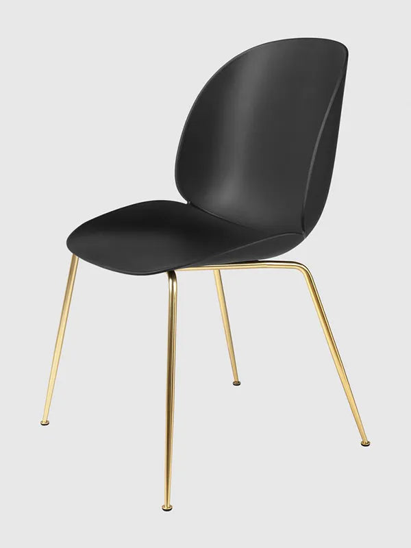 Beetle Chair, gepolstert von GUBI - Black Shell / Conic Base / Brass Base - Jacobsen Plus