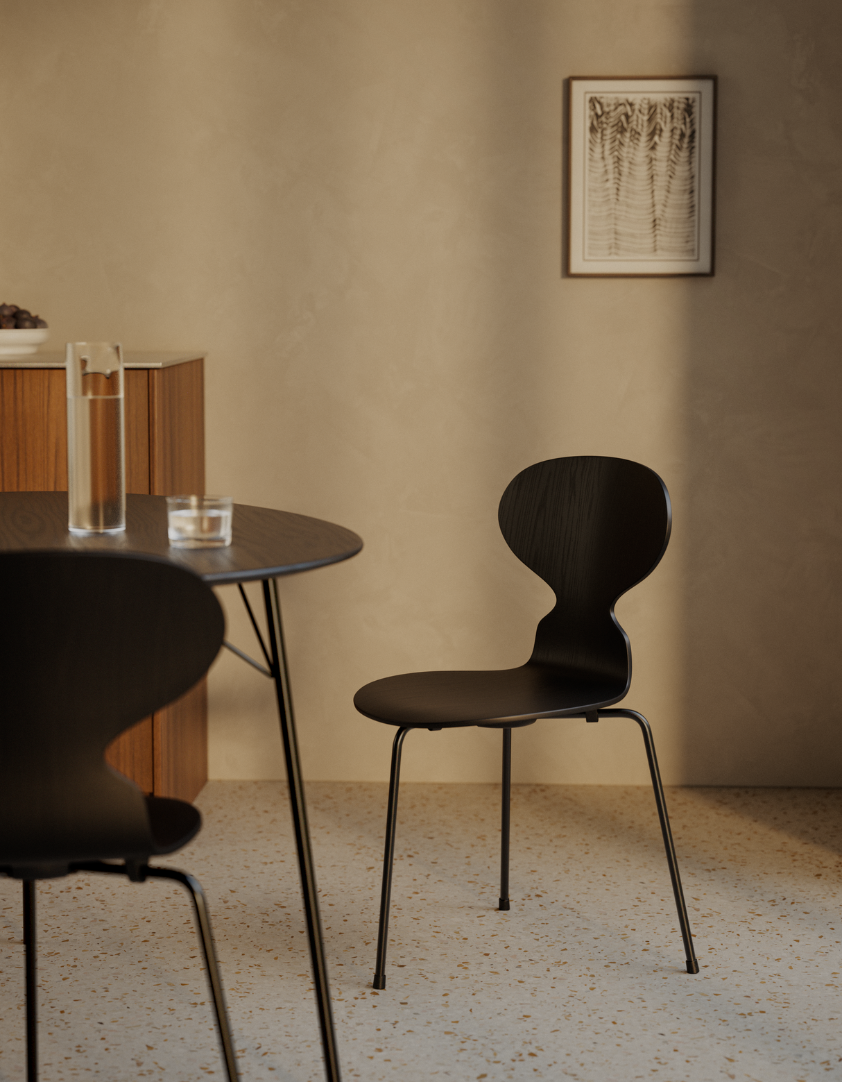 Arne Jacobsen Signaturset: Special Edition Egg Table m. 3 Ant Stuhl - Schwarz - 3 - Jacobsen Plus