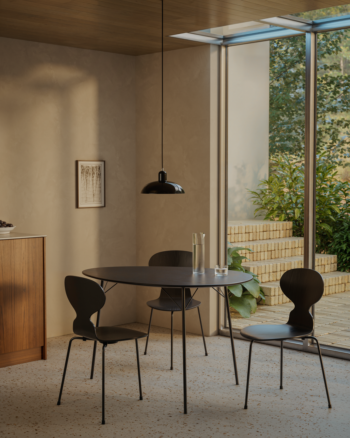 Arne Jacobsen Signaturset: Special Edition Egg Table m. 3 Ant Stuhl - Schwarz - 2 - Jacobsen Plus