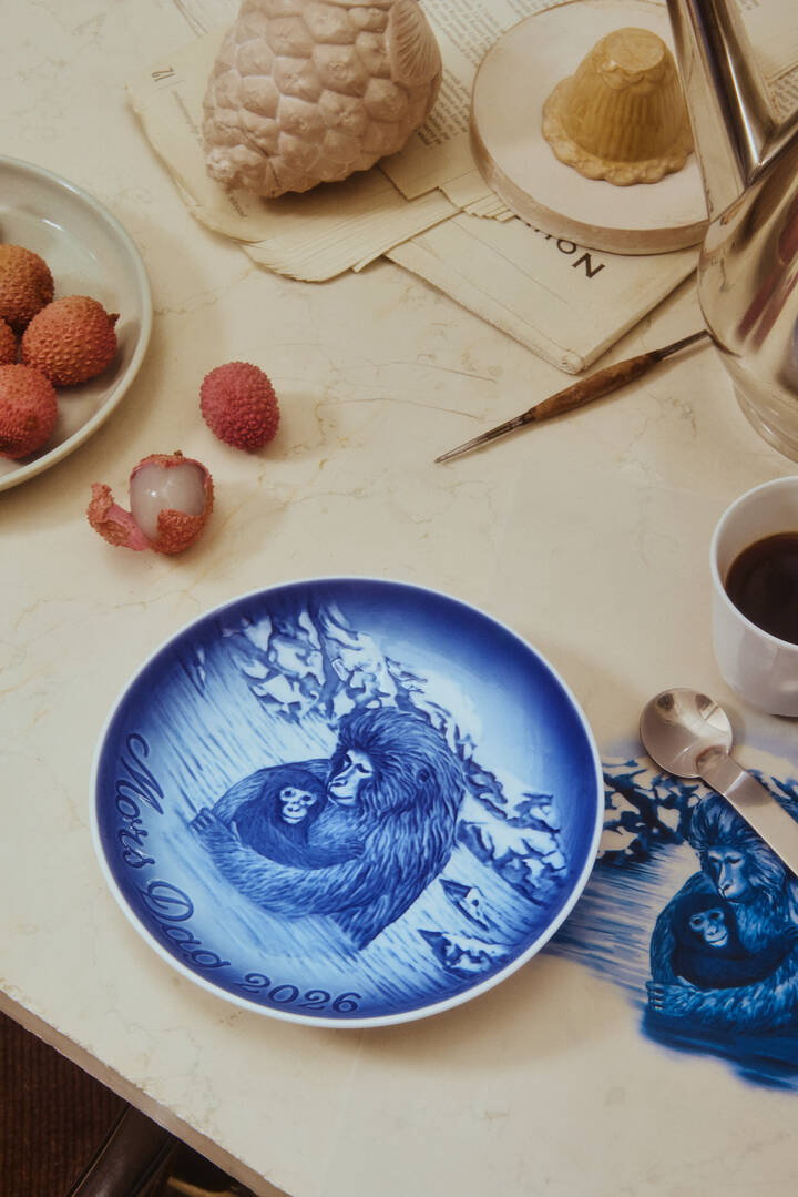 Bing & Grøndahl Muttertagsplatte 2026, japanische Schneeaffen, 18 cm von Royal Copenhagen