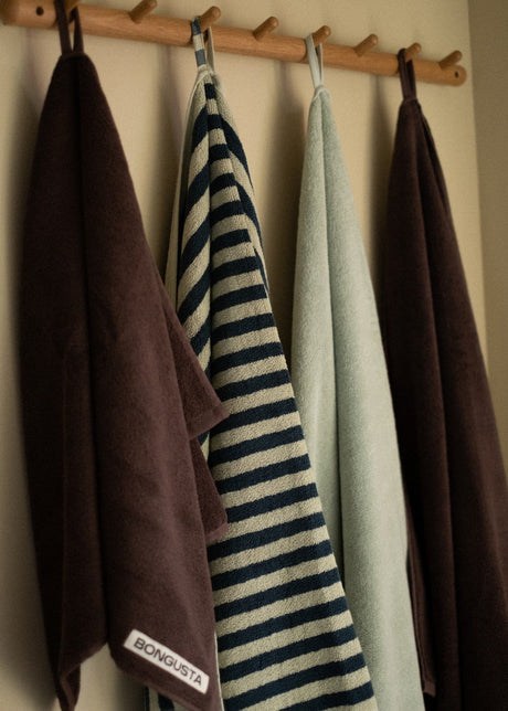 Naram towel - Sea foam & Deep teal von Bongusta - 2 - Jacobsen Plus