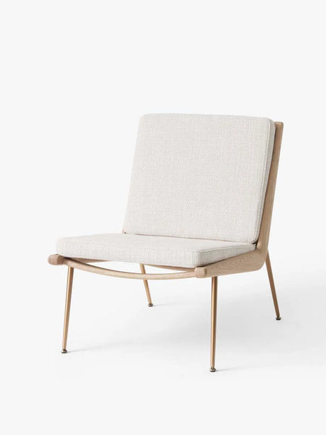 Boomerang HM1 lænestol af Hvidt & Mølgaard - Loop Cream K5042-33 / Eg - messing - Jacobsen Plus