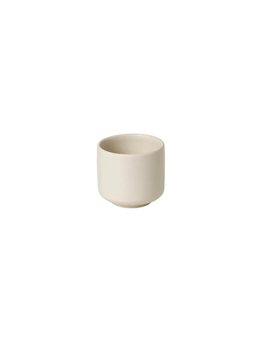 Pisu 02 Cup, vanilleweiß von Louise Roe
