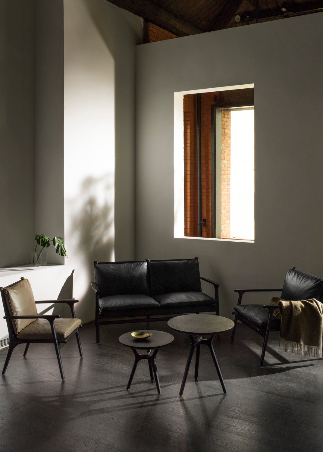 Rén Couchtisch Ø54 cm in Walnuss von Stellar Works - 2 - Jacobsen Plus