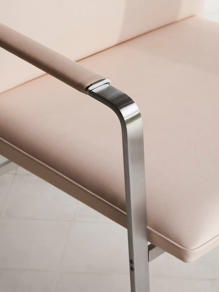 CH111 von Hans J. Wegner - Ledergruppe A - Jacobsen Plus