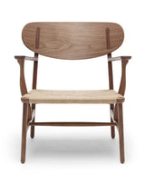 CH22 Lounge-Sessel von Hans J. Wegner - Walnuss - geölt / Natur - Jacobsen Plus