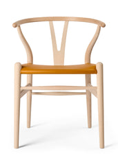 Y-stol CH24P, Bøg sæbe med Loke 7050 læder af Hans J. Wegner