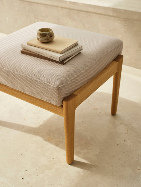 CH290F Hocker von Hans J. Wegner - Geölte Eiche - Serpentine 0118 - Jacobsen Plus
