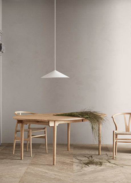 CH338 Esstisch von Carl Hansen & Søn - Buche Seife - Auszug für 2 Platten - Jacobsen Plus