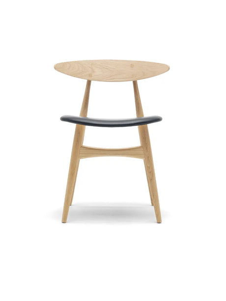 CH33 Stuhl, seifenbehandelt, Eiche/schwarz Leder von Hans J. Wegner - 1 - Jacobsen Plus