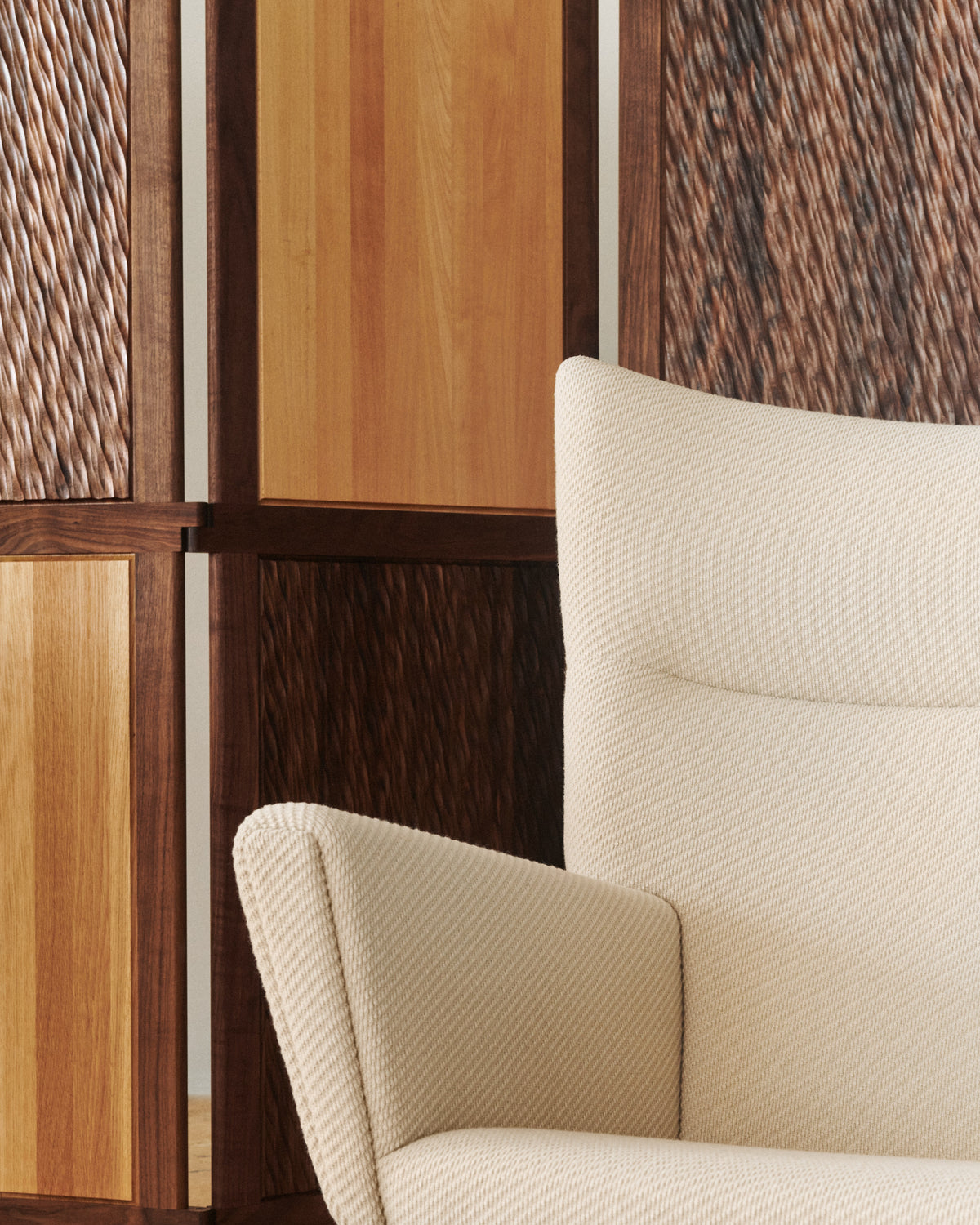 CH445 Wing Chair, Umi Textil von Hans J. Wegner - 5 - Jacobsen Plus