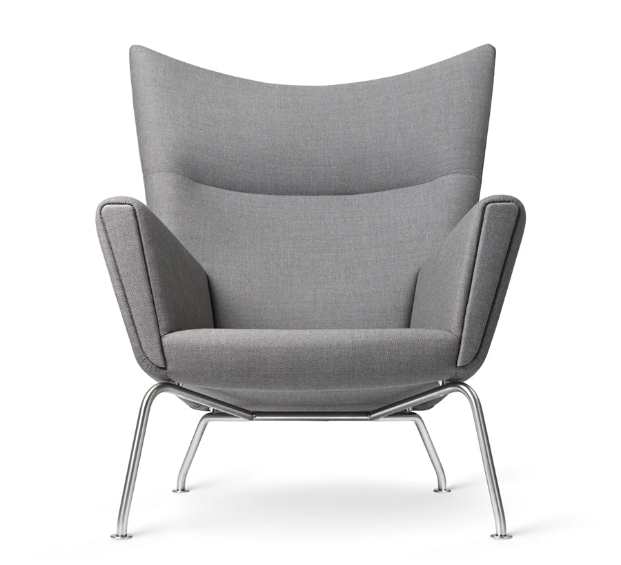 CH445 Wing Chair von Hans J. Wegner - Textil: Passion 1101 - Jacobsen Plus