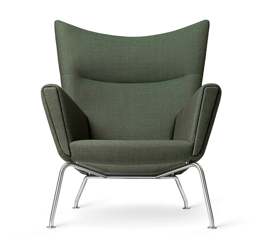 CH445 Wing Chair von Hans J. Wegner - Textil: Passion 3101 - Jacobsen Plus
