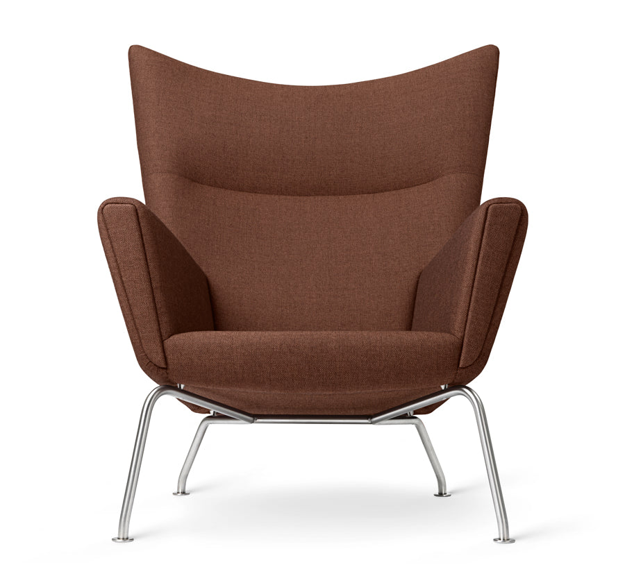 CH445 Wing Chair von Hans J. Wegner - Textil: Passion 7101 - Jacobsen Plus