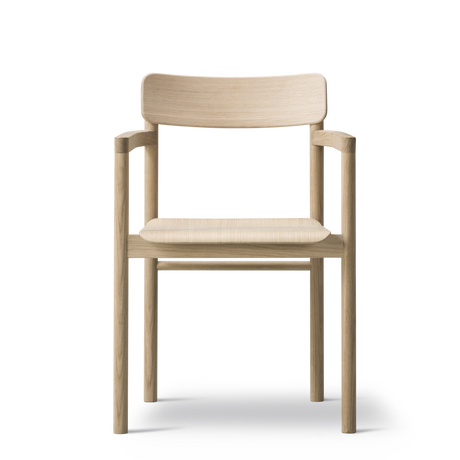 Post Esszimmerstuhl, Eiche lackiert von Fredericia Furniture - 1 - Jacobsen Plus