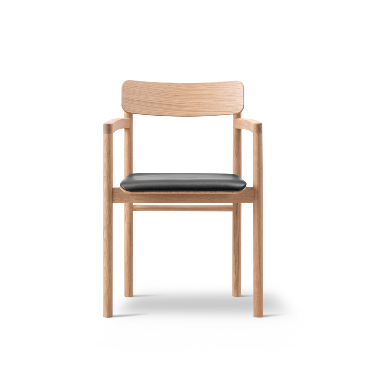 Post Esszimmerstuhl hell geölt Eiche, Sitz gepolstert max 98 schwarz Leder von Fredericia Furniture - 4 - Jacobsen Plus
