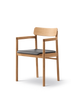 Post Spisebordsstol olieret eg, sædepolstret omni 301 sort læder fra Fredericia Furniture