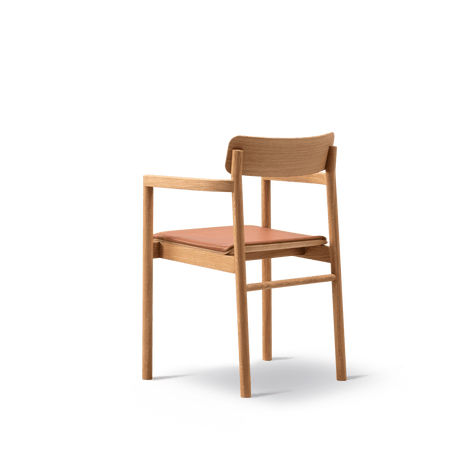 Post Esszimmerstuhl geölt Eiche, Sitzgepolstert Omni 07 Cognac Leder von Fredericia Furniture - 3 - Jacobsen Plus