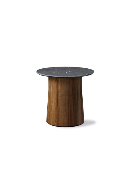 Niveau Coffee Table Ø 45 cm von Fredericia Furniture - H 42 - Black Marquina / Braun gebeizte, geölte Ask - Jacobsen Plus
