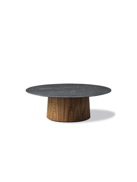 Niveau Coffee Table Ø 110 cm von Fredericia Furniture - Tundra Grey / Esche geölt - Jacobsen Plus