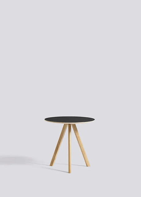 Copenhague CPH20 Sofabord, Ø50 cm fra Hay - Lakeret eg / Sort linoleum - Jacobsen Plus