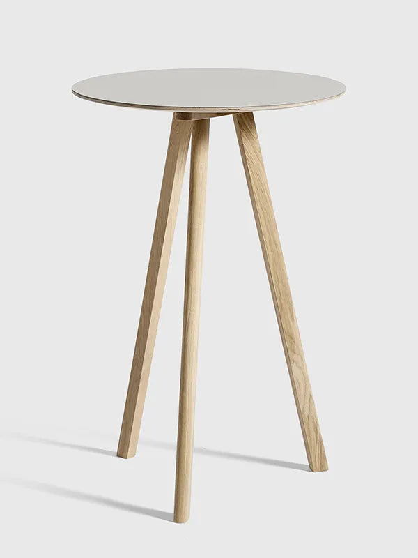 Copenhague CPH20 Bord, Ø70 cm fra Hay - Lakeret eg / Off white linoleum - Jacobsen Plus