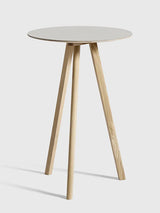 Copenhague CPH20 Bord, Ø70 cm fra Hay - Lakeret eg / Off white linoleum - Jacobsen Plus