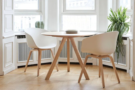About a Chair AAC22 von HAY - Weiß / Lackierte Eiche - Jacobsen Plus