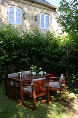 Bodil Kjær Gartenset in geöltem Teak mit 1 Gartentisch und 4 Gartenstühlen inkl. Kissen von Carl Hansen & Søn - 4 - Jacobsen Plus