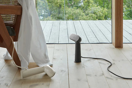 Cirrus No.3 Iron Steamer, Charcoal von Steamery Stockholm - 3 - Jacobsen Plus