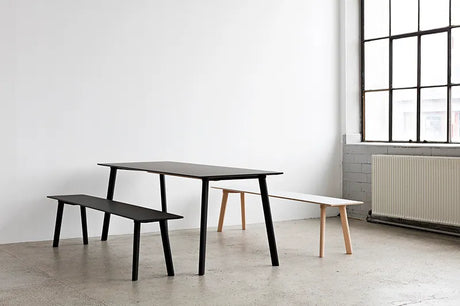 CPH Deux 215 Bank fra HAY - L75 x B35 x H45 cm / Tiefschwarzes Laminat / Unbehandelte Buche - Jacobsen Plus