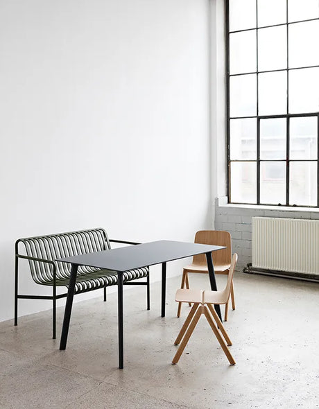 CPH Deux 210 Tisch von HAY - L75 x B75 x H73 cm / Tiefschwarzes Laminat / Unbehandelte Buche - Jacobsen Plus