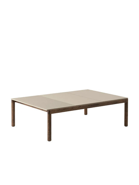 Couple Coffee Table, 120 x 84 cm von Muuto - Sand - Dunkel geölte Eiche / Wavy - Jacobsen Plus