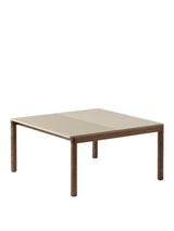 Couple Coffee Table, 80 x 84 cm fra Muuto - Sand - Dark Oiled Oak / Wavy - Jacobsen Plus